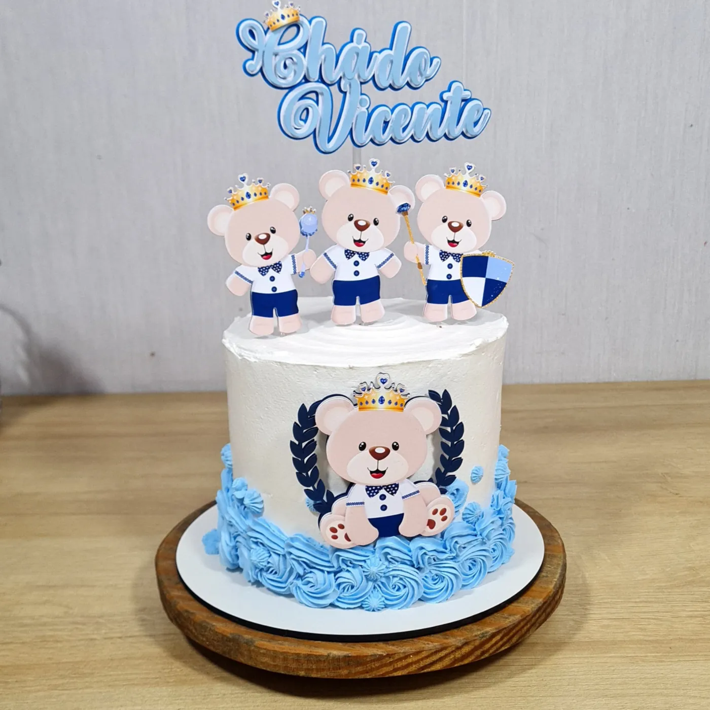 Bolo de chá de fraldas e chá de bebê decorado e personalizado — foto 2