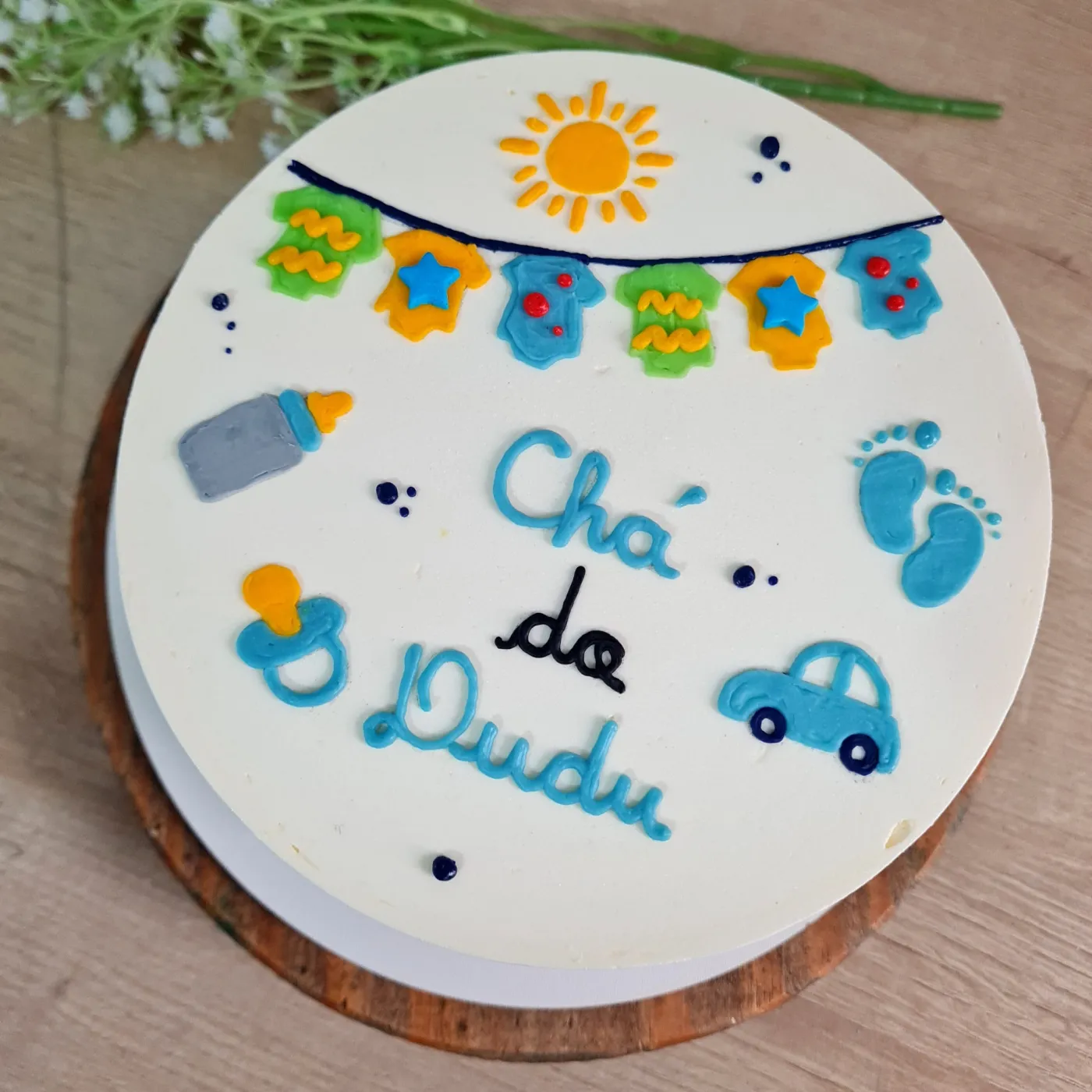 Bolo de chá de fraldas e chá de bebê decorado e personalizado — foto 1