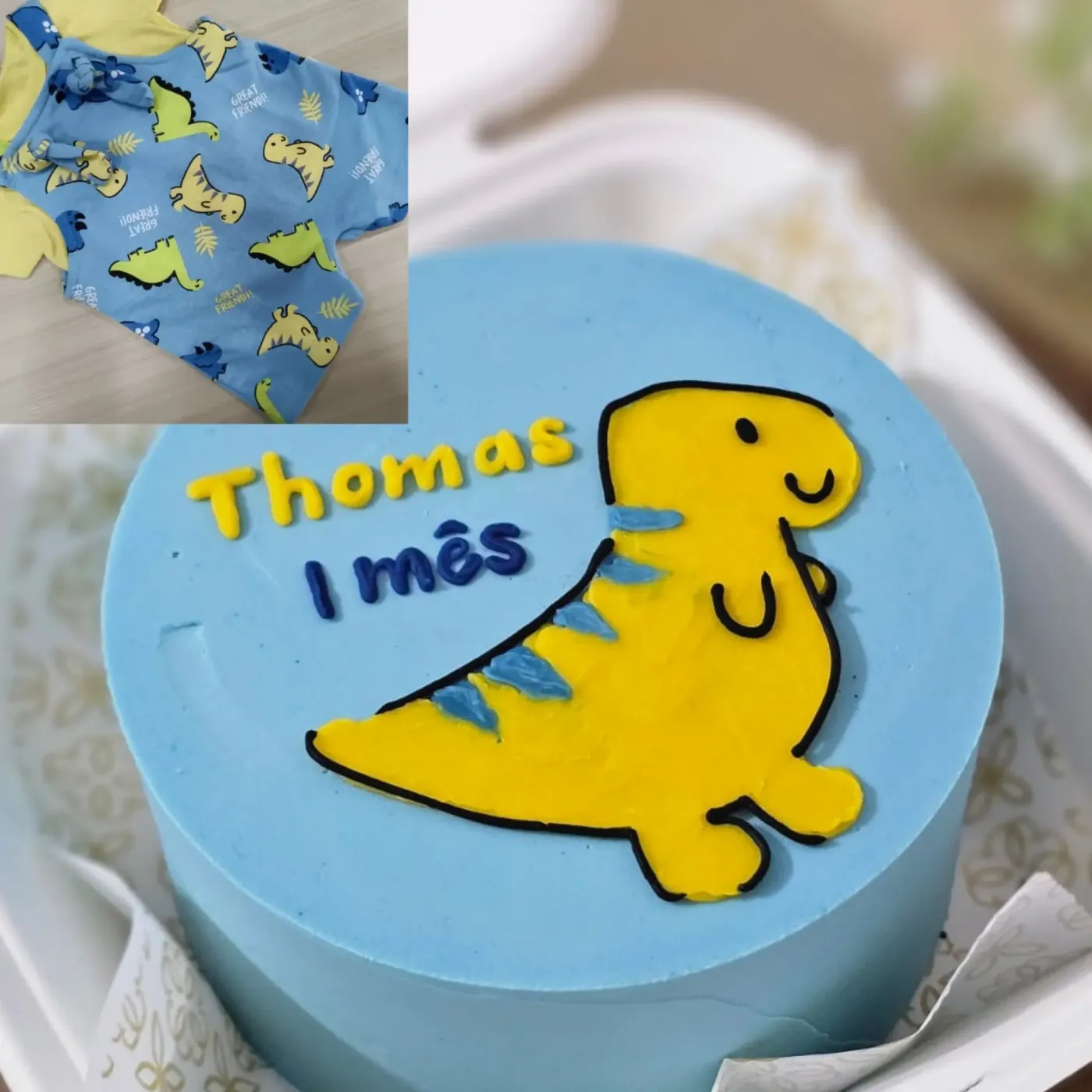 Bolo de mesversário tema dinossauro azul para o Thomas, 1 mês