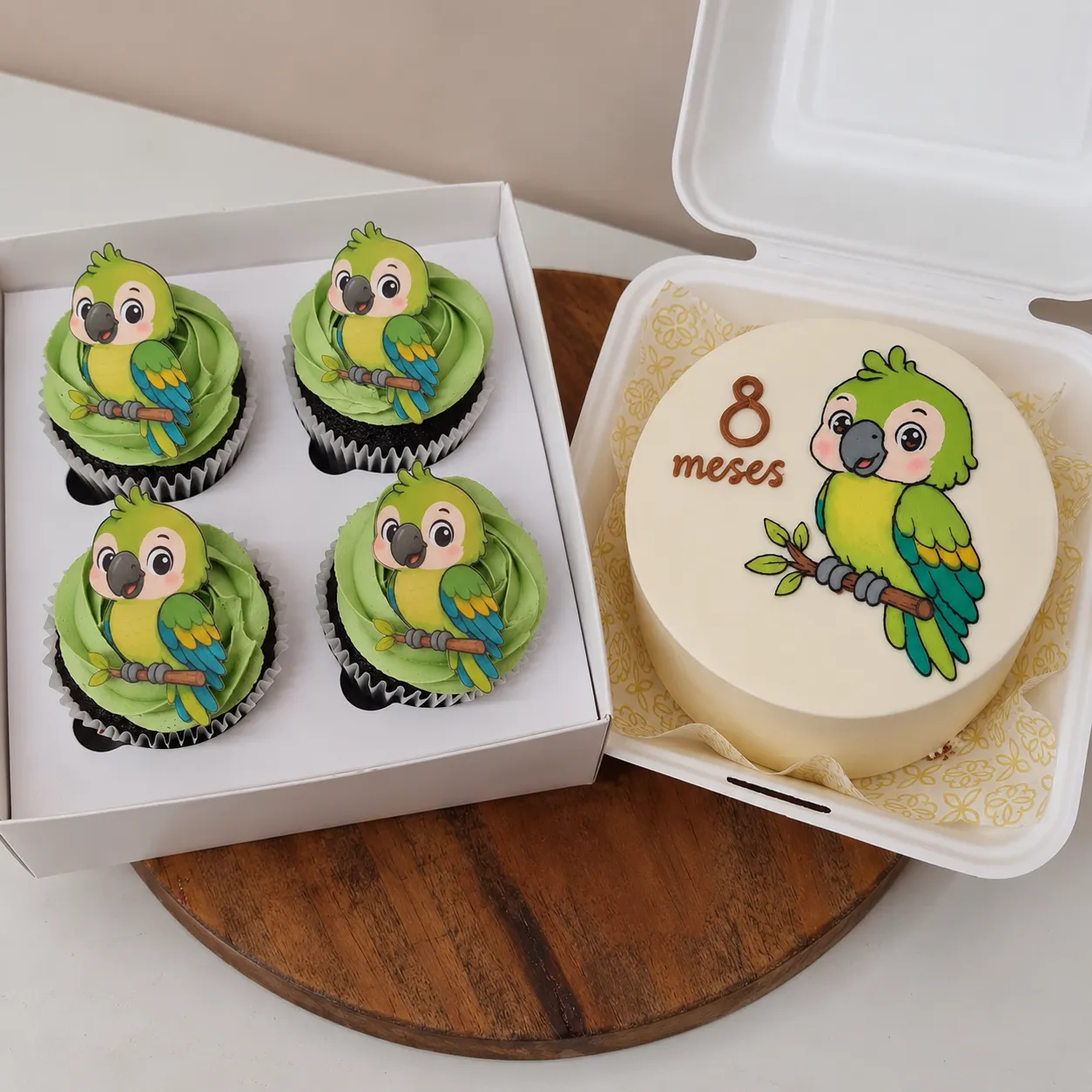 Kit com cupcake e bolo personalizado para mesversário — foto 3