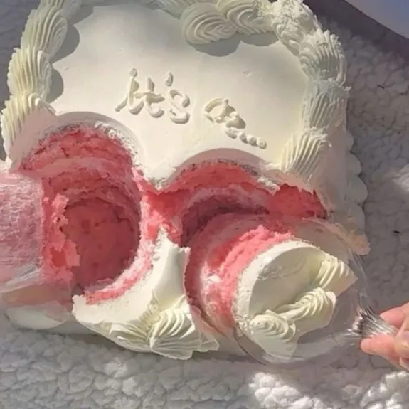 Bolo de chá revelação decorado com tema rosa e azul — foto 2